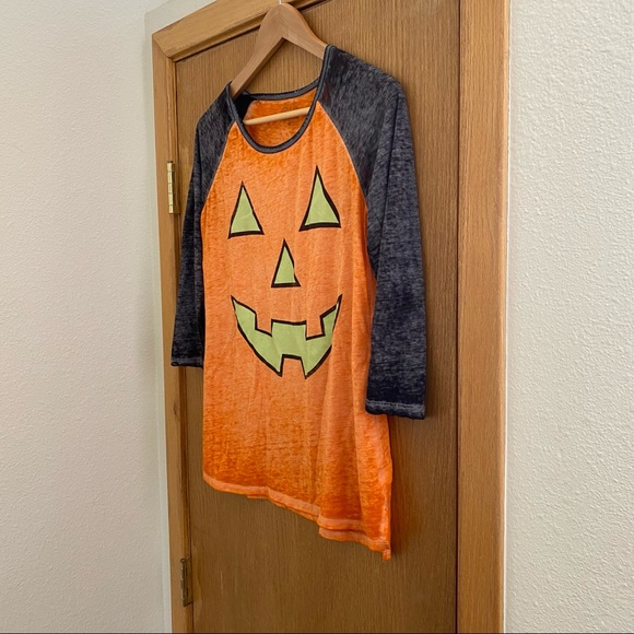 ZOE + LIV • Burnout Baseball Style Halloween Jack-O-Lantern Shirt - Size M - Picture 12 of 16